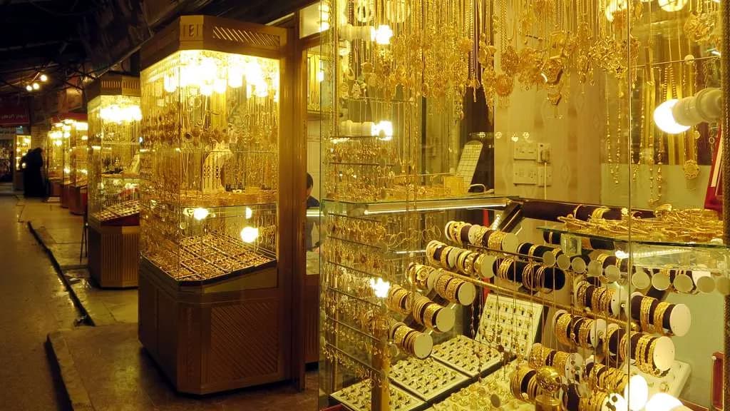 قیمت طلا را از کجا ببینیم؟ راهنمای چک کردن نرخ روز قبل از خرید