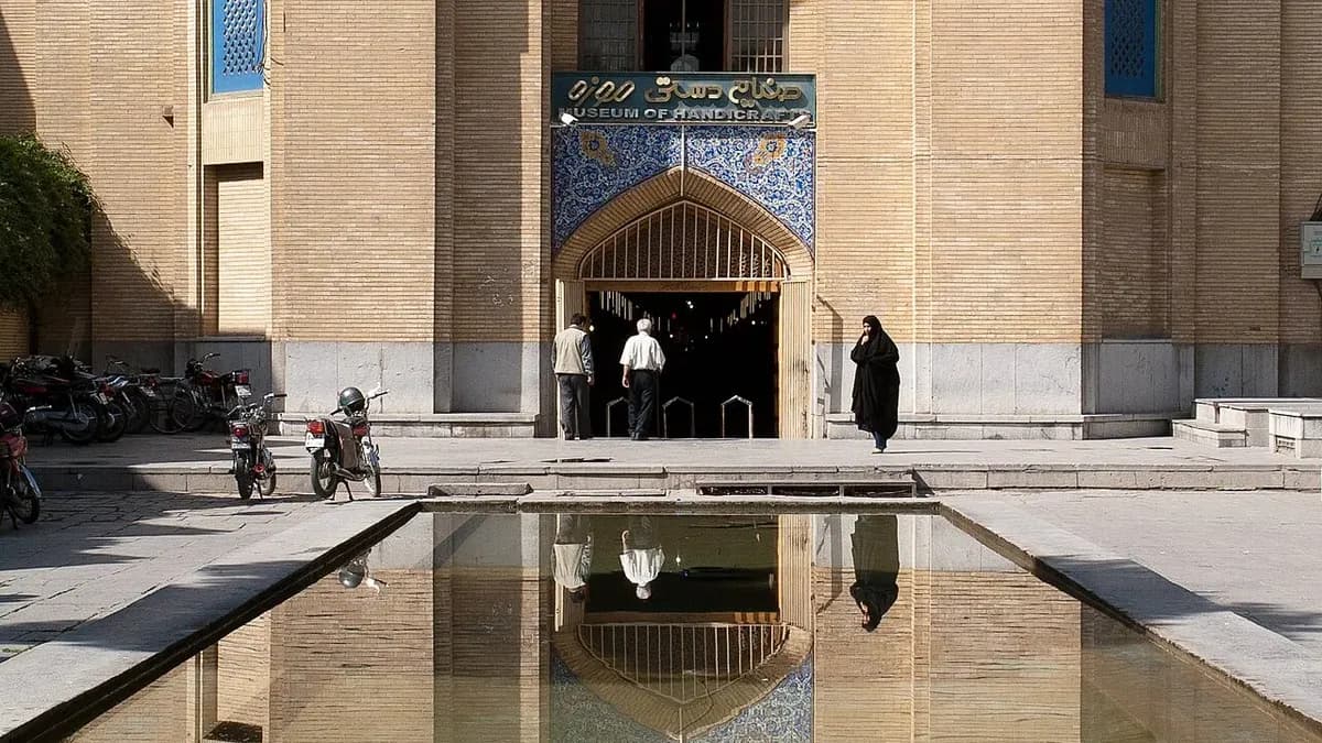 تفاوت قیمت خرید و فروش طلا چقدر است و دقیقاً از کجا میآید؟